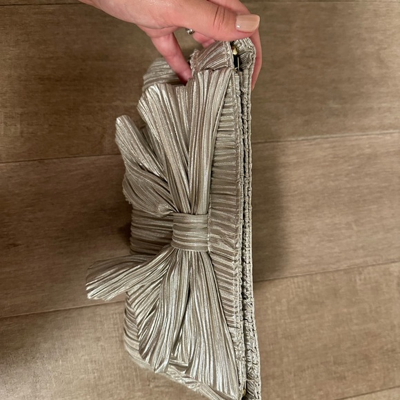 Lulus Light Gold Metallic Clutch - Picture 3 of 16